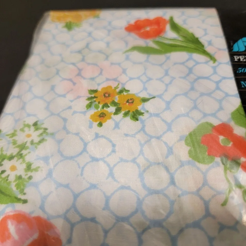 Vtg Fieldcrest White Floral No Iron‎ Percale Two Pillow Cases Set For 21 x 27 in